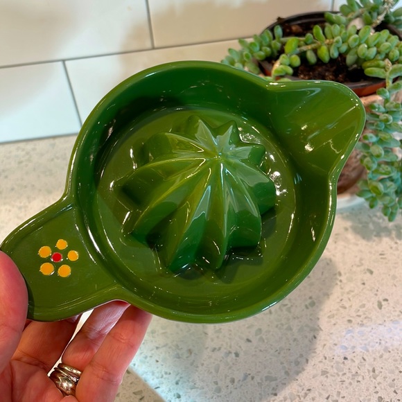 ***SOLD***Green Ceramic Juicer with Yellow Flowers - Picture 3 of 9